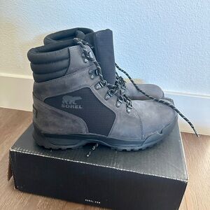 Sorel Men's Vail Black and Gray Boots